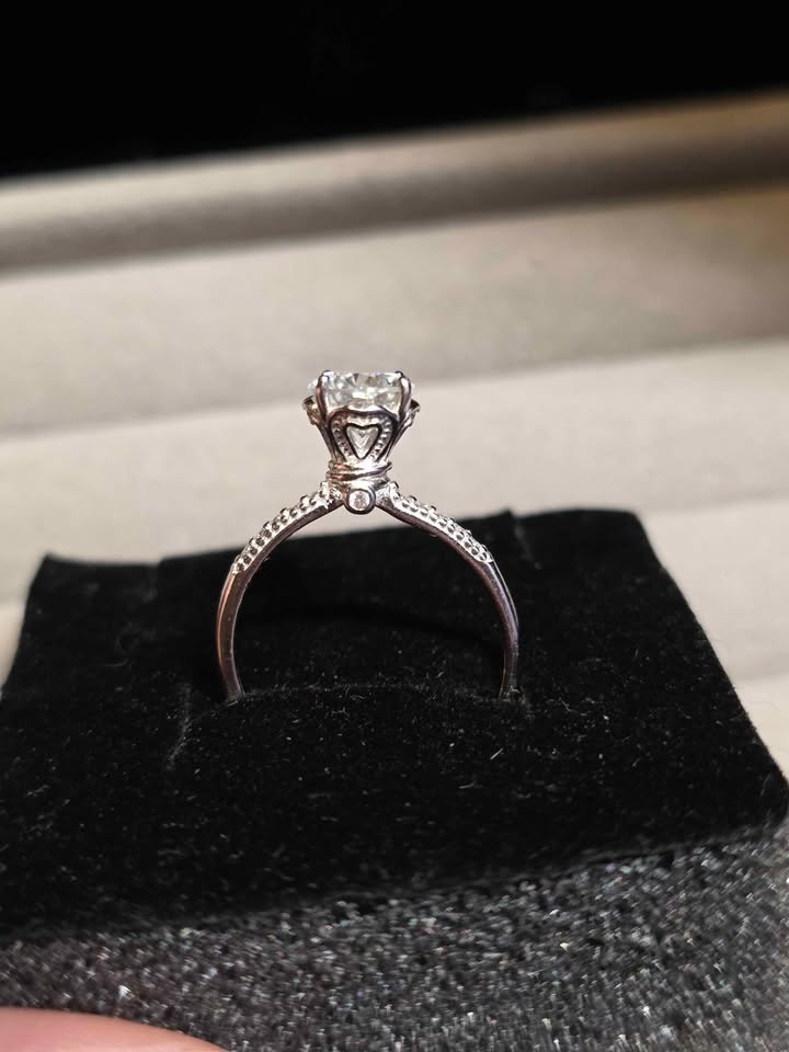 New Moissanite 1 carat sterling silver Ring - photo 2