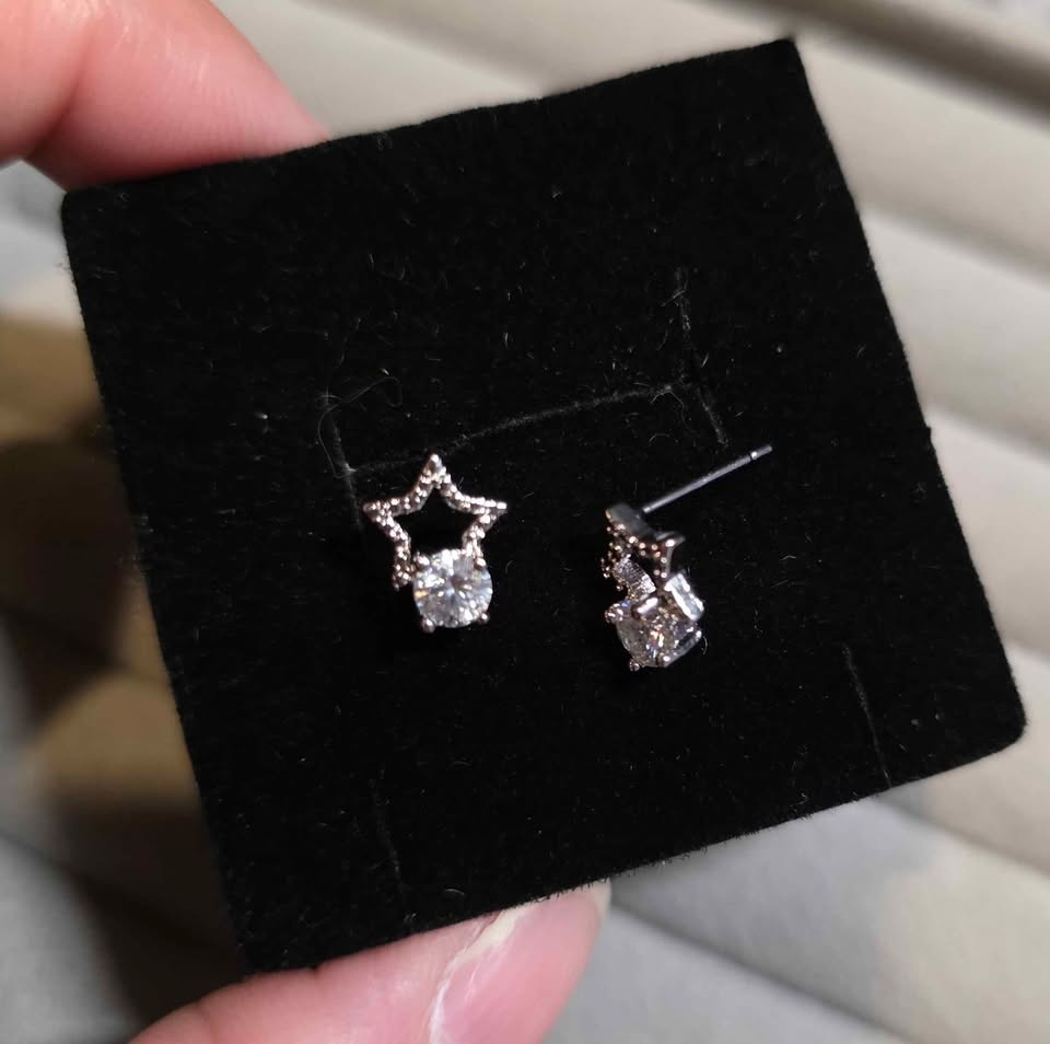 New Moissanite Silver Star Stud Earrings (9H1F) - photo 3