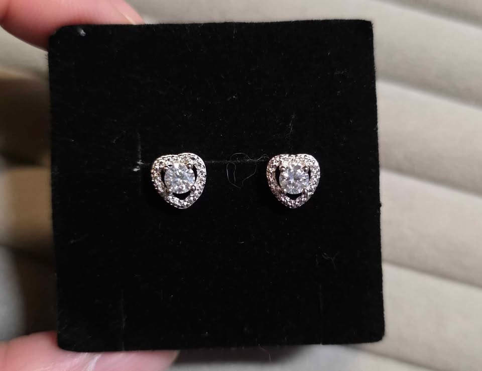 New Moissanite Silver Heart Stud Earrings (9H1F) - photo 2