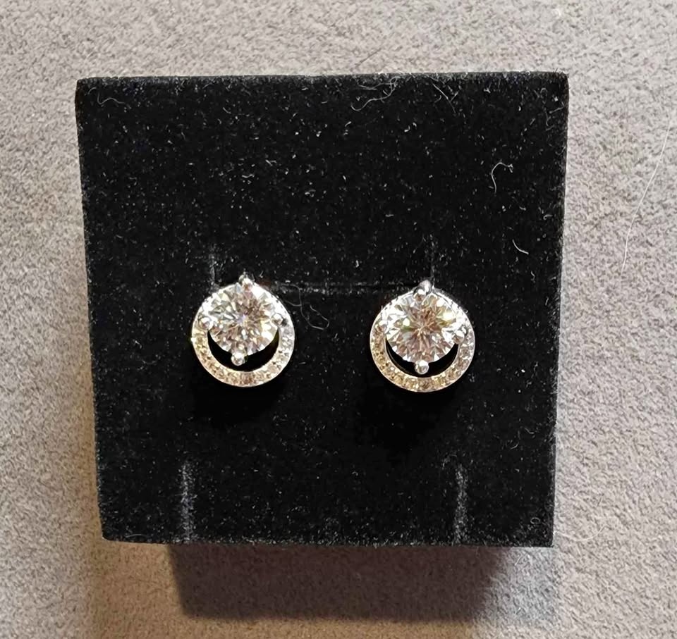 New Moissanite 520 blossom cut earrings