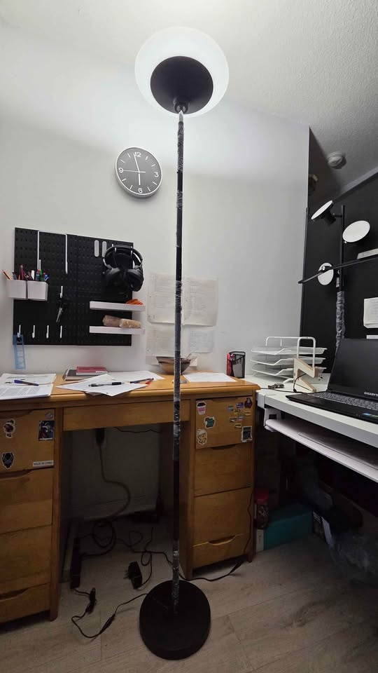 LED Floor lamp + remote - photo 5