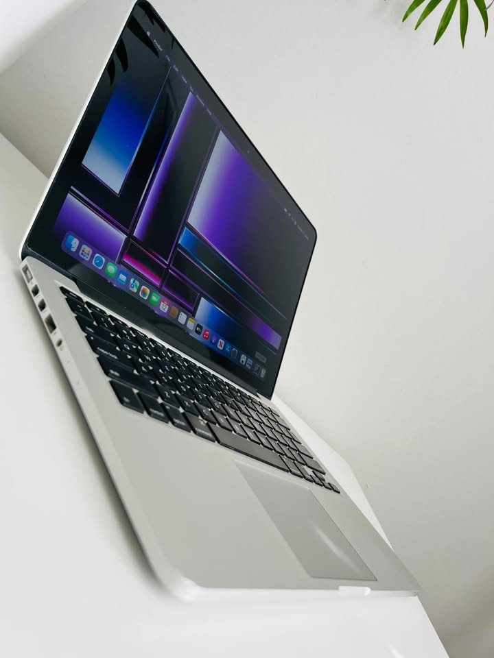 Macbook Pro i5 2.7Ghz, 256Gb Storage, 8Gb Ram - photo 2