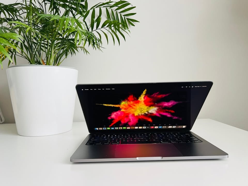 2020 Macbook Pro Touchbar 16GB RAM 256GB STORAGE - photo 2