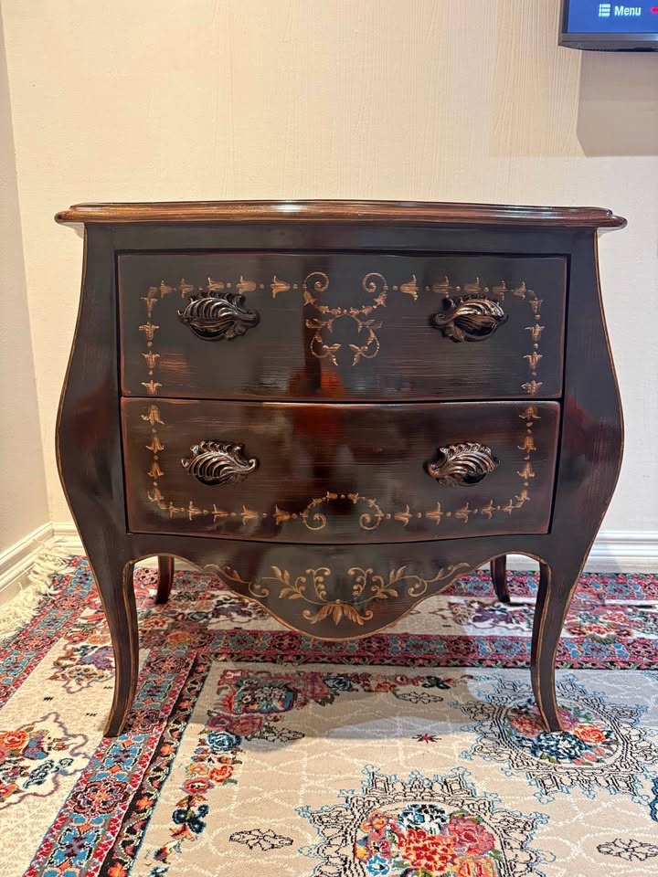 Pulaski Furniture Two-Drawer Nightstand – French-Inspired Contem