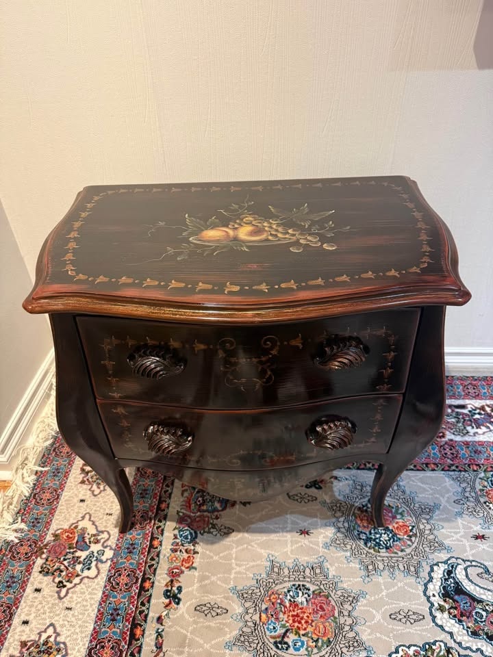 Pulaski Furniture Two-Drawer Nightstand – French-Inspired Contem - photo 2