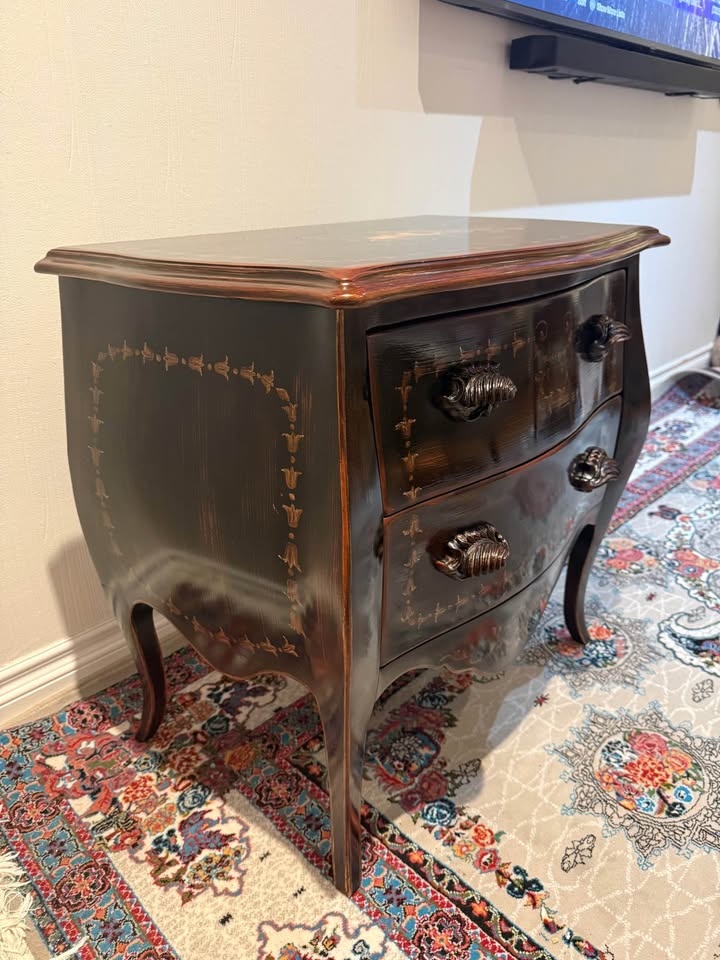 Pulaski Furniture Two-Drawer Nightstand – French-Inspired Contem - photo 3