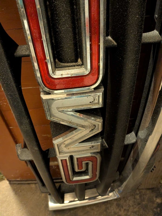 GMC Sierra 2007 - Front Bumper Assembly Grill Only - photo 3