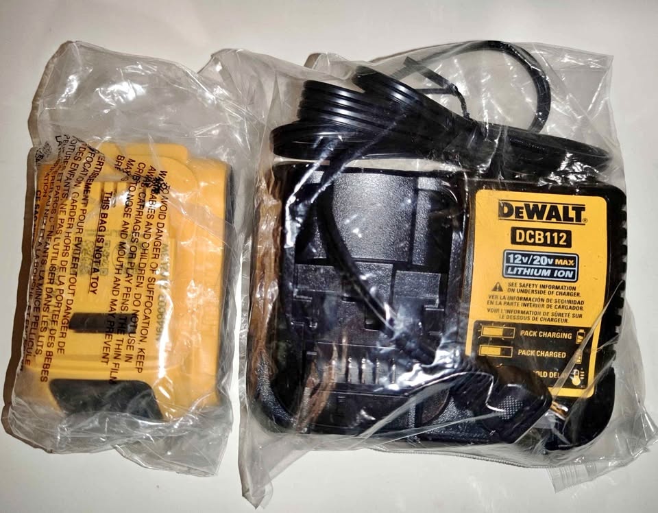 NEW DeWalt 2AH 20V Battery & Charger (DCB112) Starter Kit