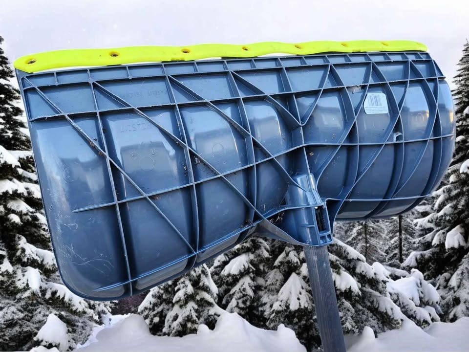 24 inch Yardworks Snow Pusher Shovel - photo 3
