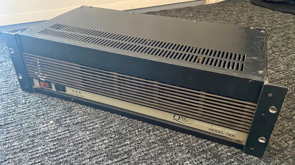 QSC Model 1400 Amplifier