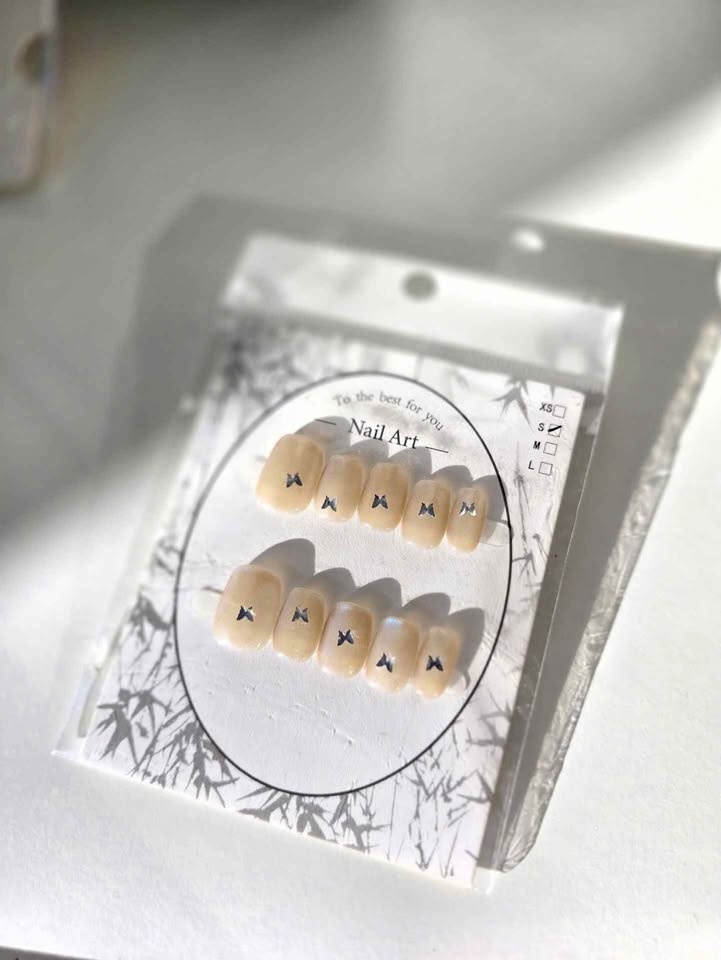 Brand new homemade press on nails