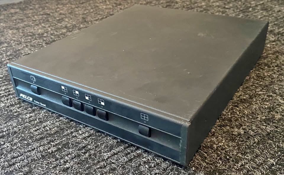 PELCO Color Quad QD104C