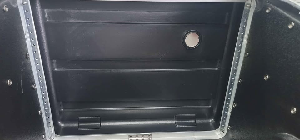 Gator Slant Road Case - Like New - photo 4