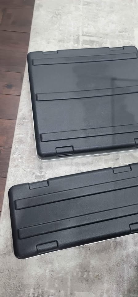 Gator Slant Road Case - Like New - photo 5