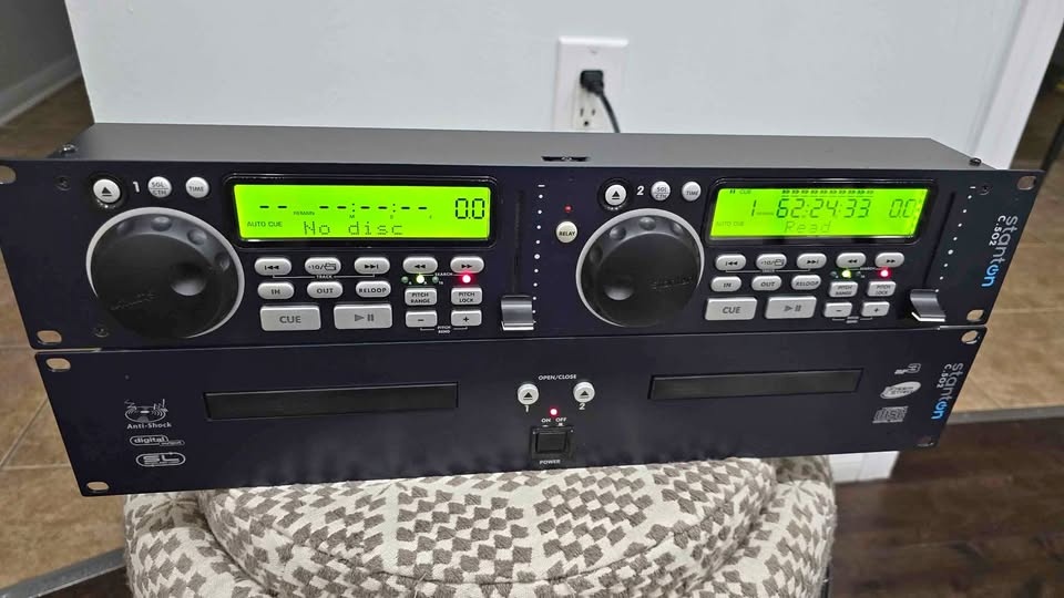 Stanton C502 DJ Dual CD/MP3 Player