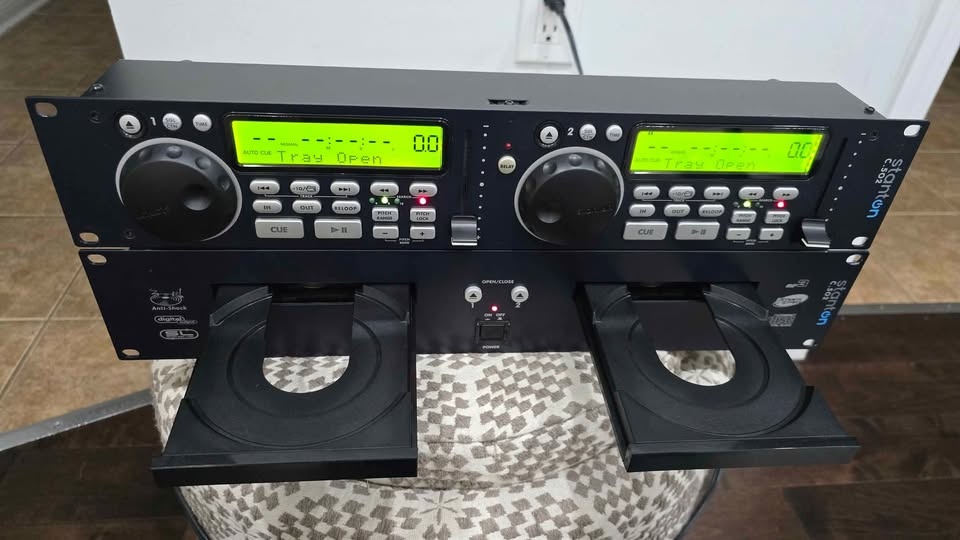 Stanton C502 DJ Dual CD/MP3 Player - photo 2