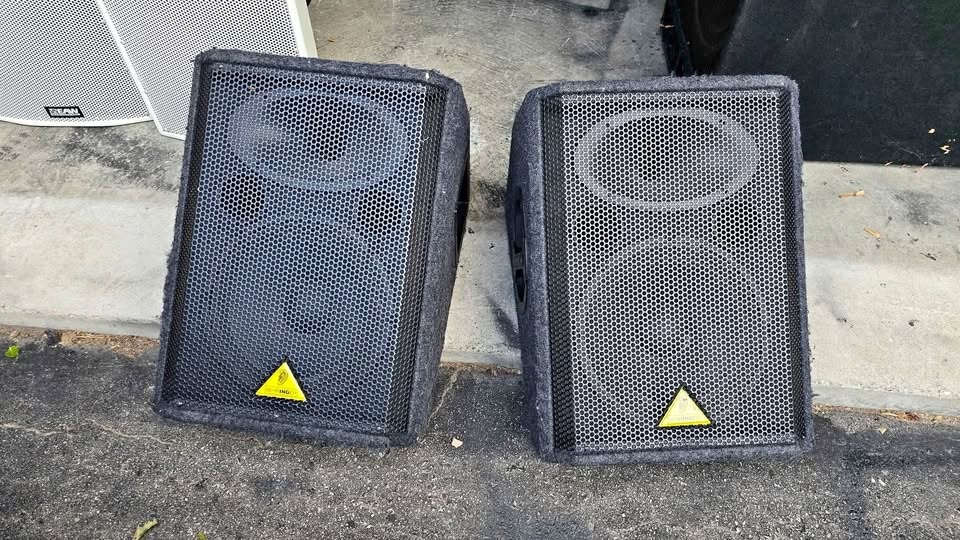 Behringer VP1220F Passive Monitors (Pair)