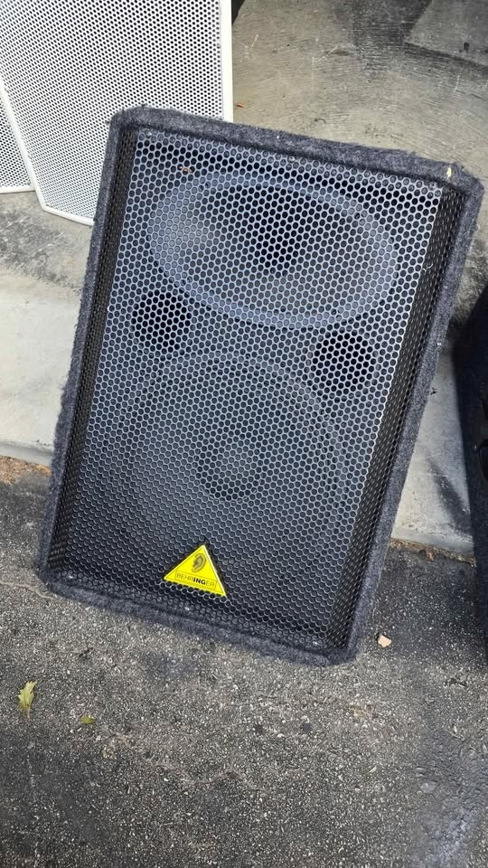 Behringer VP1220F Passive Monitors (Pair) - photo 3