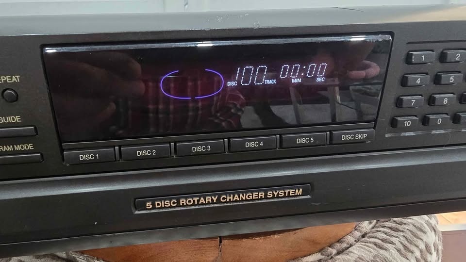 Technics SL-PD6 CD Changer 5 Disc Player - photo 2
