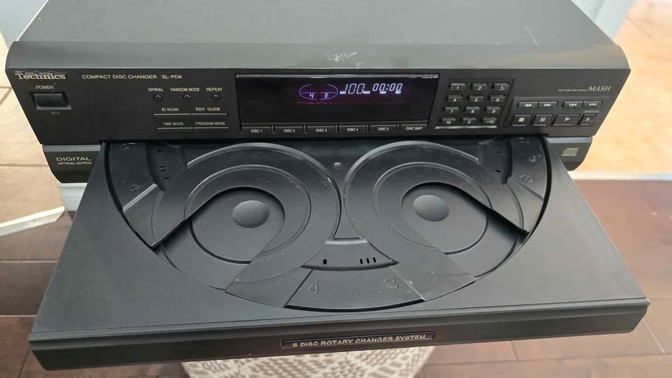 Technics SL-PD6 CD Changer 5 Disc Player - photo 5