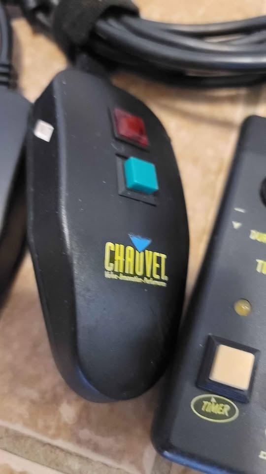 CHAUVET Wired Remote Control for Fog/Smoke/Bubble Machines - photo 3