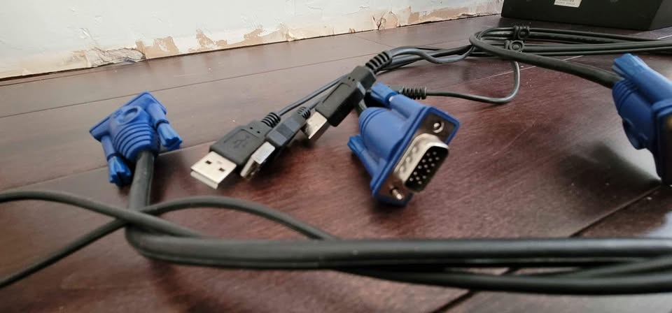 4 Port KVM Switch w/ USB & Remote - photo 2