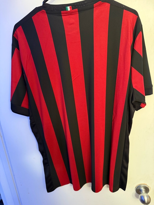 AC Milan Home Soccer Jersey - Size Large - photo 3