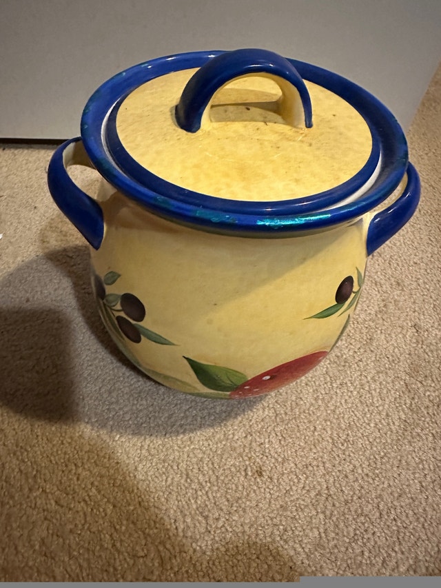 BISCOTTI yellow ceramic jar (Good condition) $20 firm - photo 4