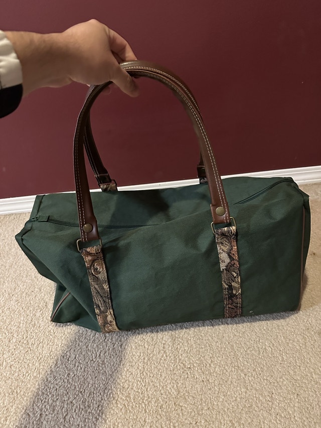 Green Travel/ Luggage Bag for Sale! (Perfect Condition) - photo 2