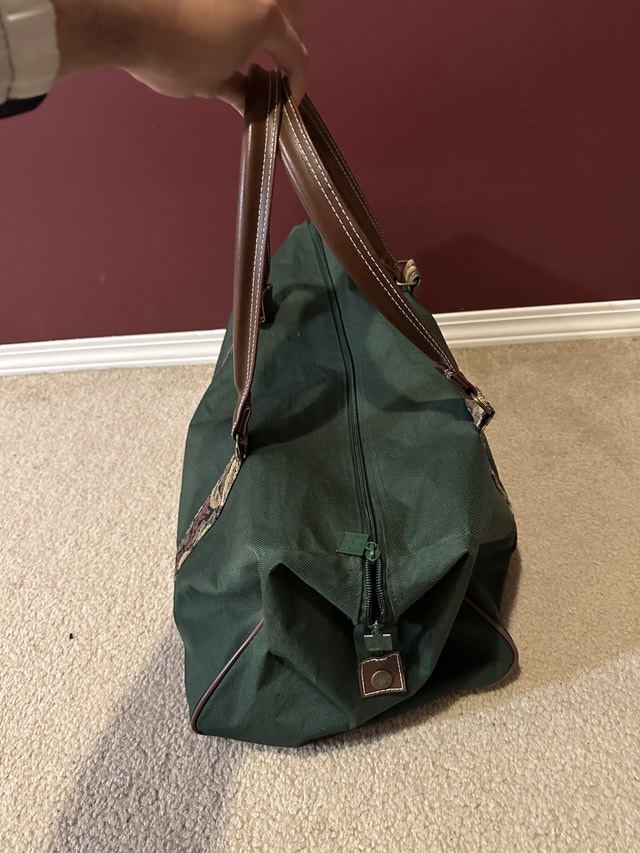 Green Travel/ Luggage Bag for Sale! (Perfect Condition) - photo 4