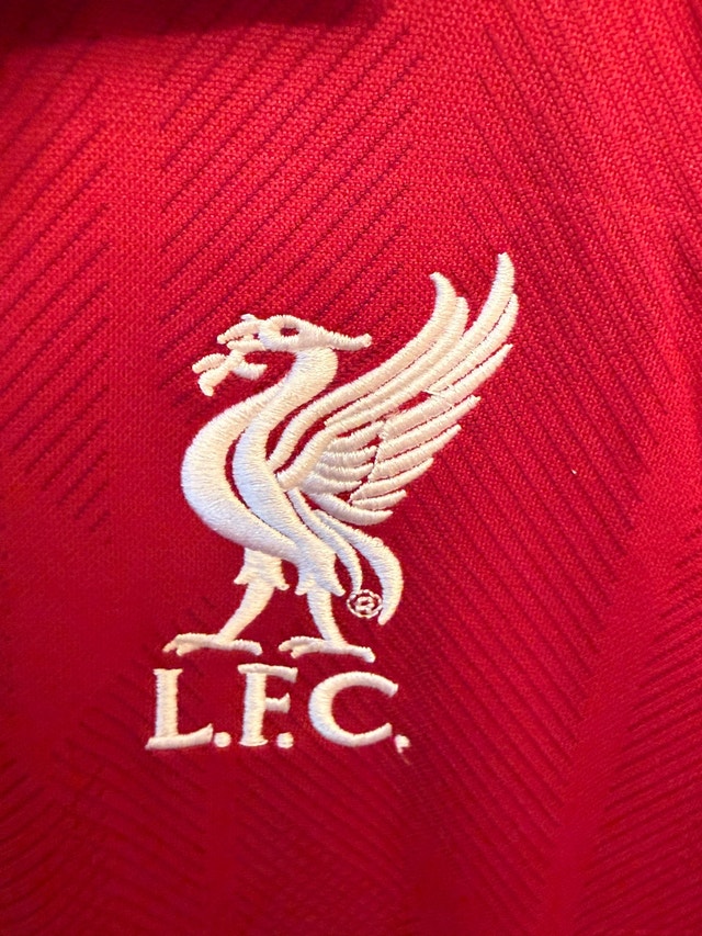 Liverpool Home Soccer Jersey w/ UCL Patches - XL - photo 4