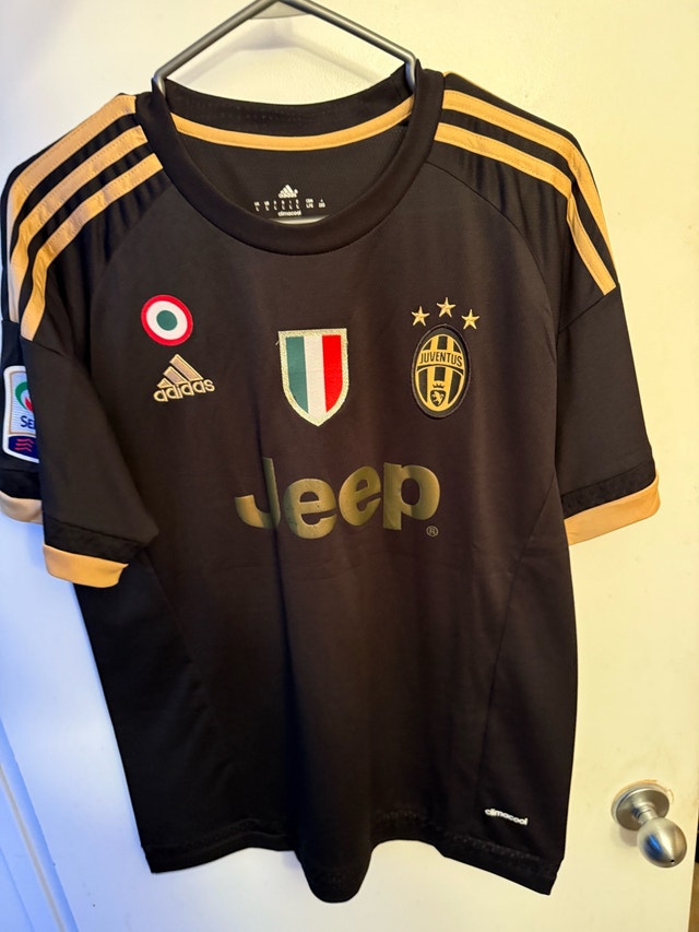 Juventus 15/16 Black & Gold Dybala #21 Jersey - Size L