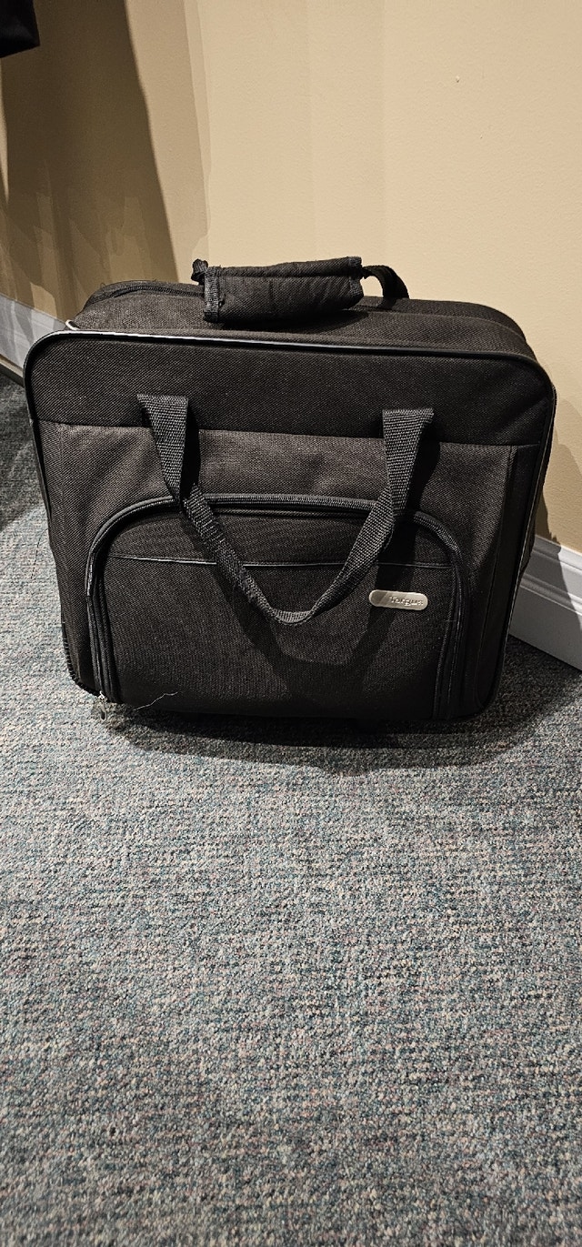 TARGUS 16" Rolling Laptop Bag with Telescoping Handle