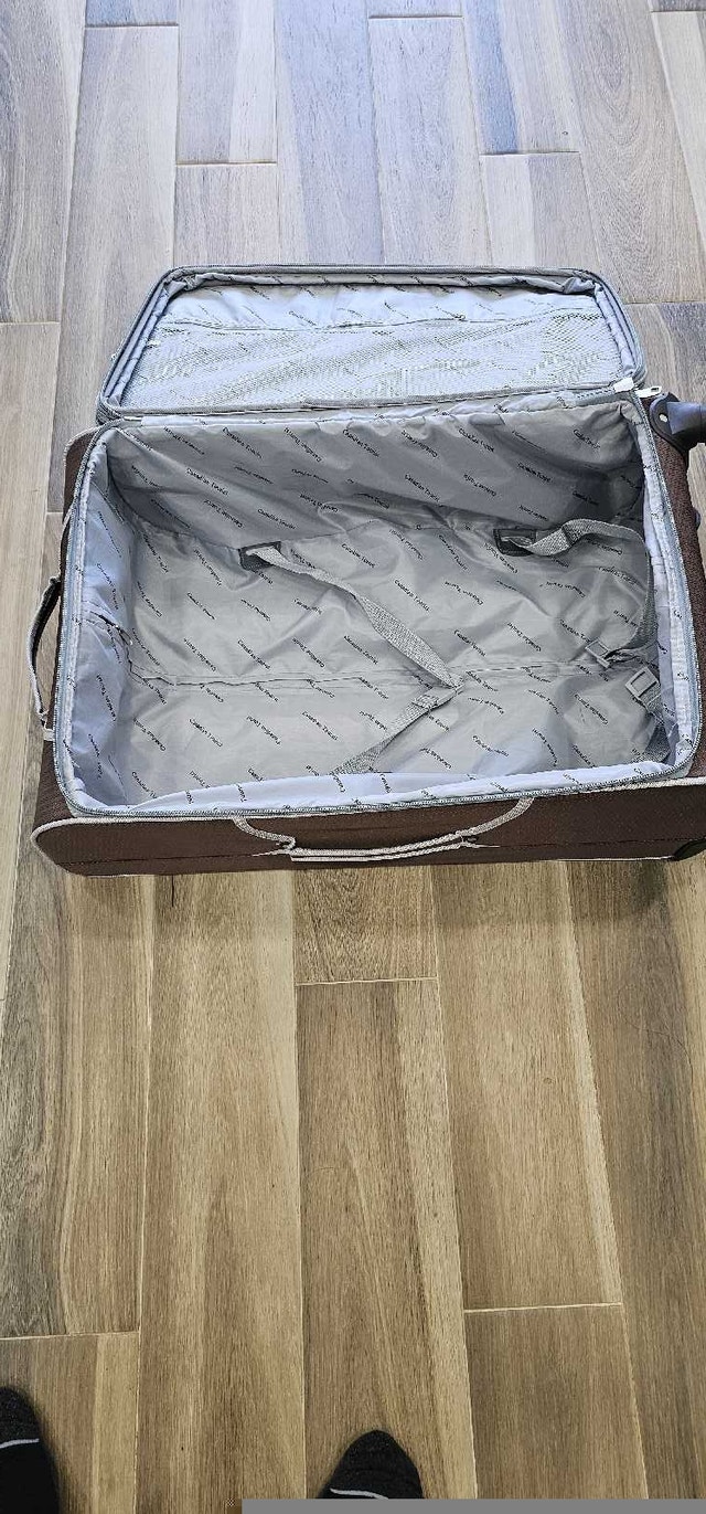24" Canadian Tourist Spinner Travel Suitcase - photo 3
