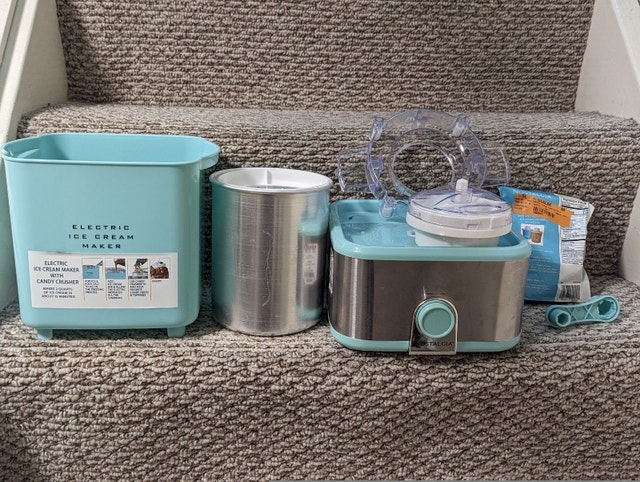 Nostalgia Ice Cream Maker - photo 3