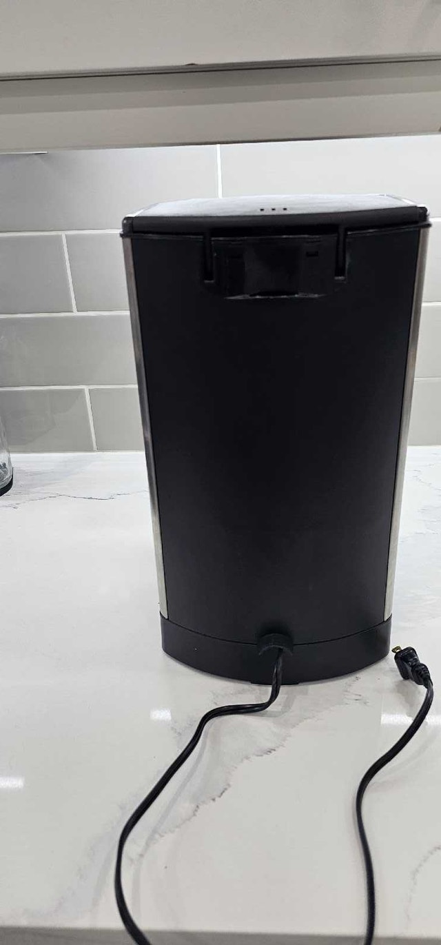 Cuisinart 12 cup coffee maker - photo 2