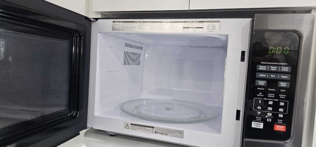 TOSHIBA EM131A5C-BS Microwave - photo 4