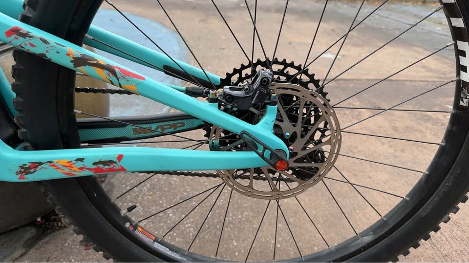 Santa Cruz Bronson C Carbon 2019 – Trail / Enduro Beast 🔥 - photo 4