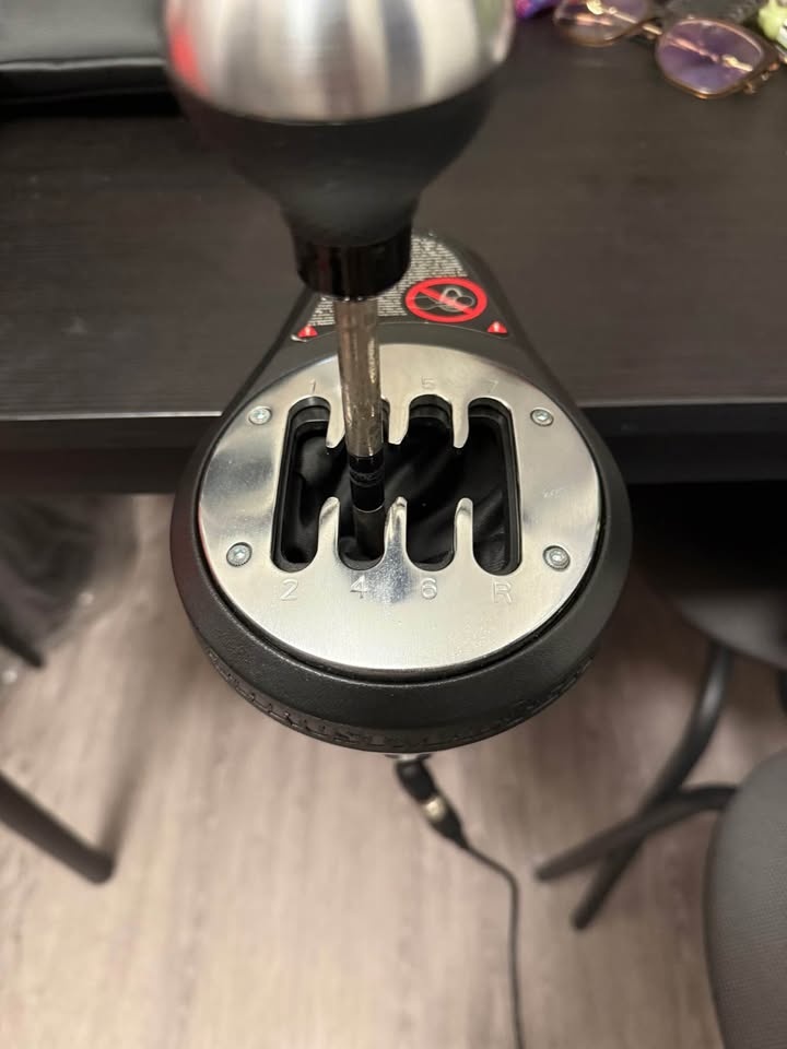Thrustmaster TH8A Shifter - photo 2