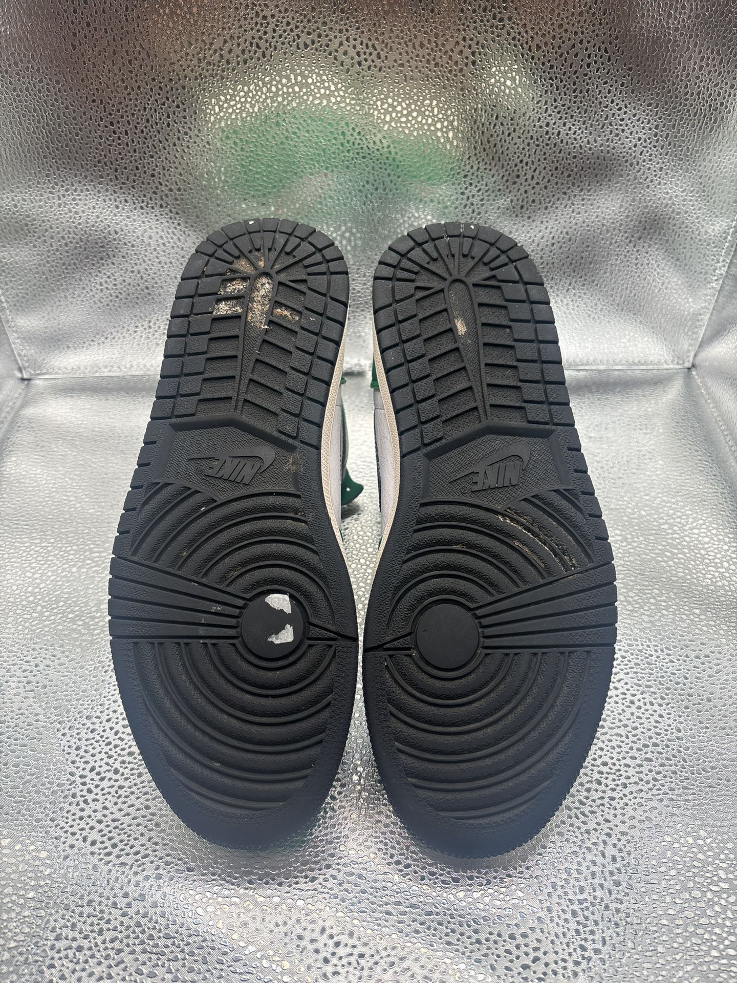 Air Jordan 1 Lucky Green - photo 3