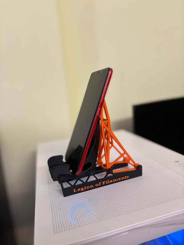 3D Printed F1 Seat Mobile Stand - photo 3