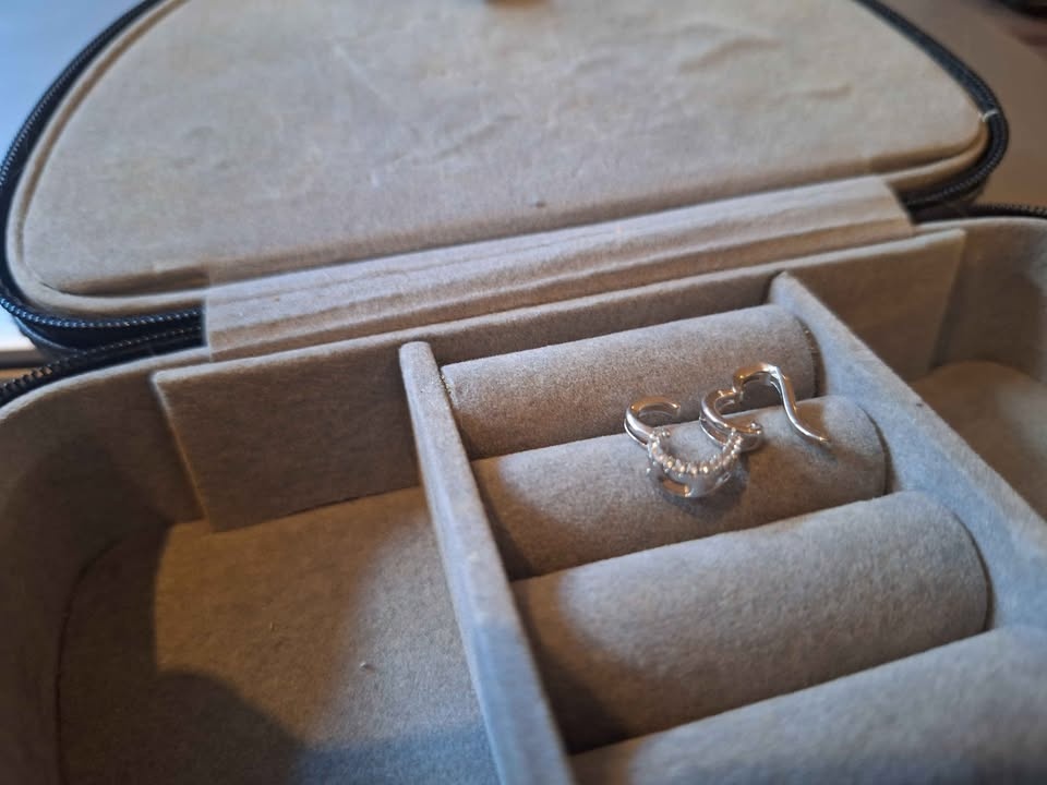 Silver Hearts Linked Bail stamped IBB CN - photo 3