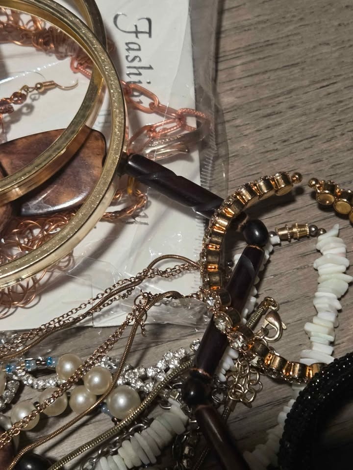 Fabulous bundle of Jewelry, some new, some vintage - photo 5