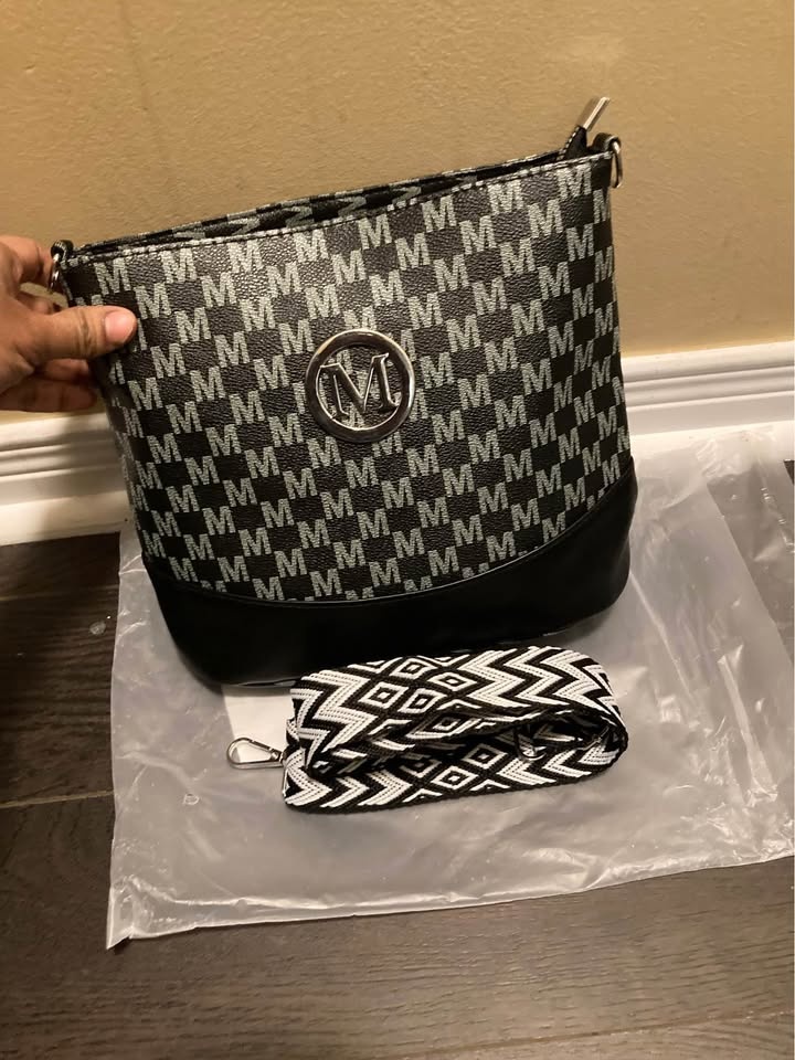 Brand New Vintage Black Crossbody Bag for Women (Unbranded) - photo 4
