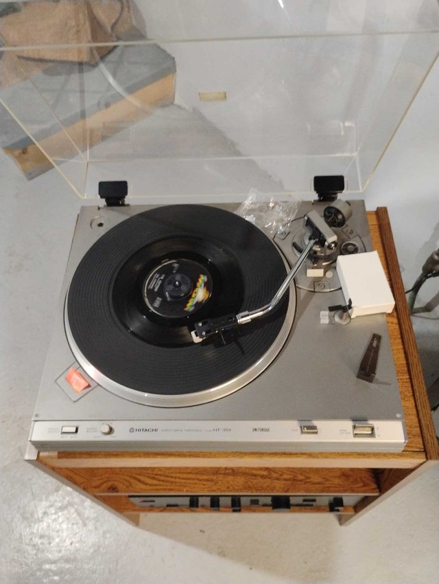 Turntable, DVD Player, Integrated Amplifier & Stand - photo 2