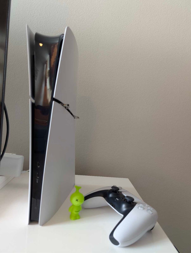 PS5 Slim - Digital Edition with Controller - photo 3