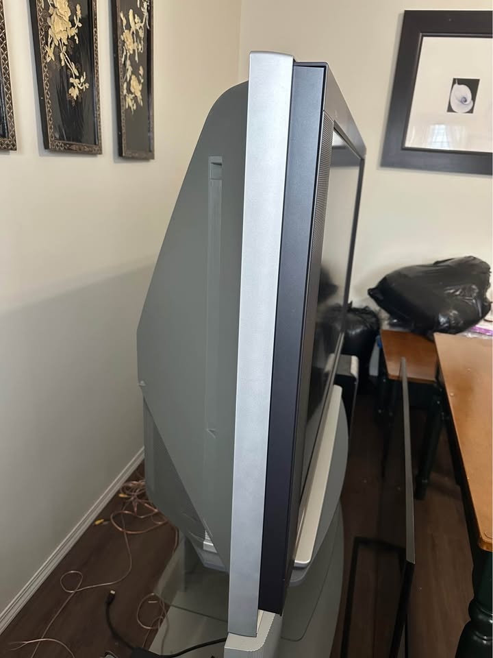Large TV with stand - photo 2