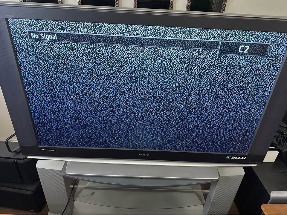 Large TV with stand - photo 4