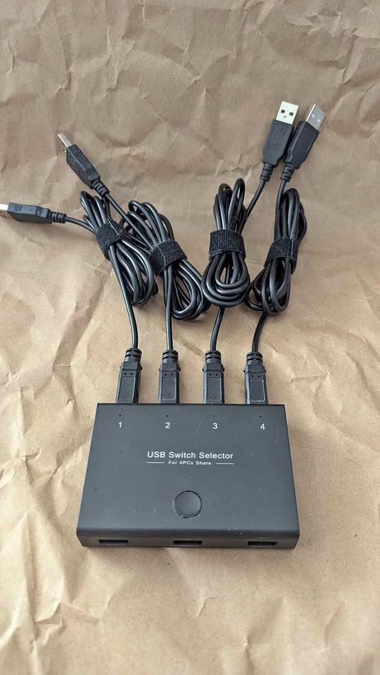 4-way USB Switch Selector for up to 3 USB Devices