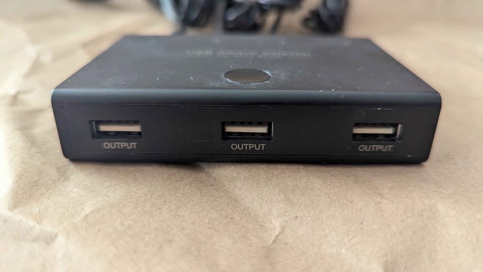 4-way USB Switch Selector for up to 3 USB Devices - photo 2